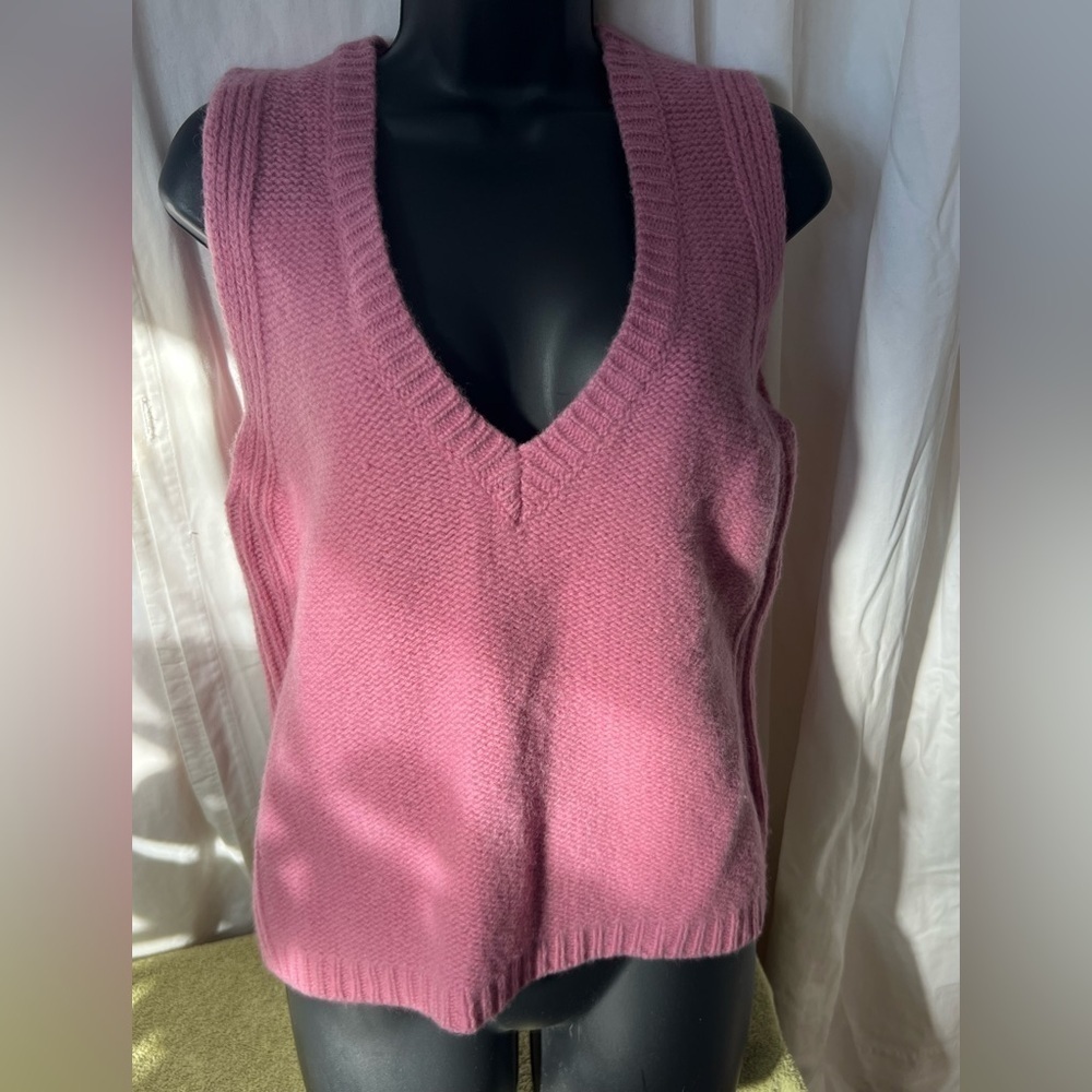 Moda International 100% Wool Pink V Neck Sweater Best Women's‎ Sz L